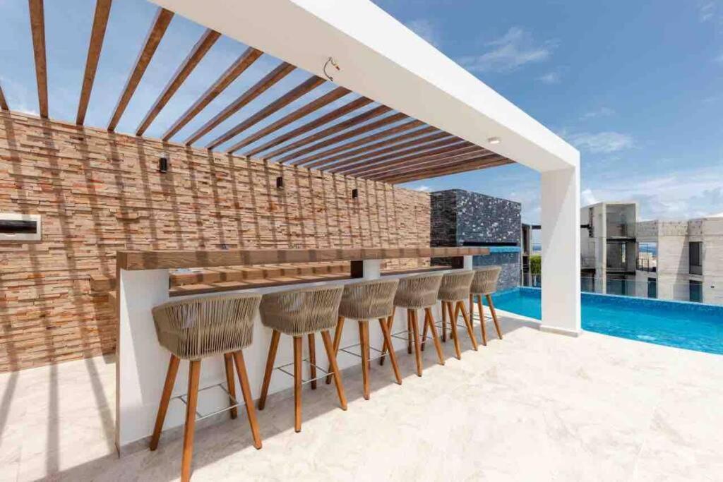 Dep Luxury With Pool *